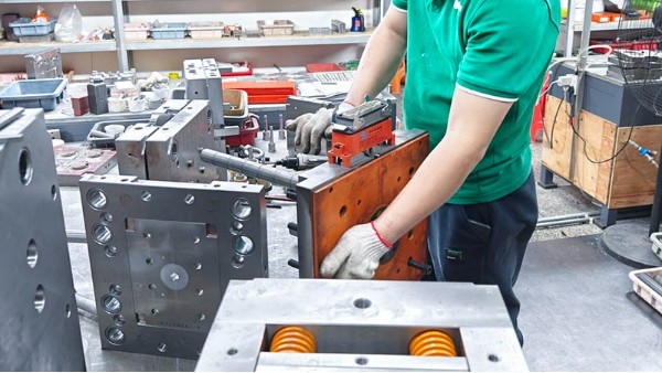 從3次試模問題看注塑模具供應商選擇與合同風險規(guī)避