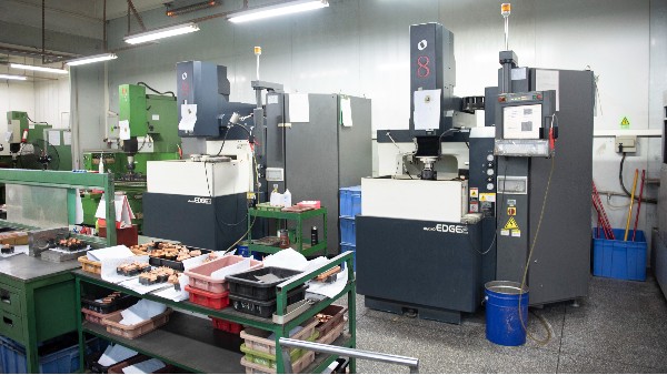 塑膠模具制造結(jié)構(gòu)會(huì)造成注塑件成型加工缺陷嗎？